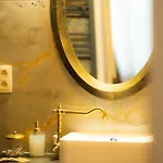 Grand Place Hotel