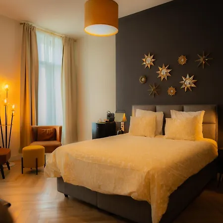 Grand Place Hotel