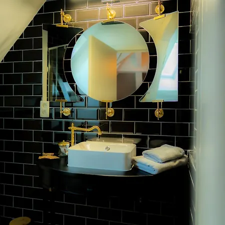 Grand Place Hotel