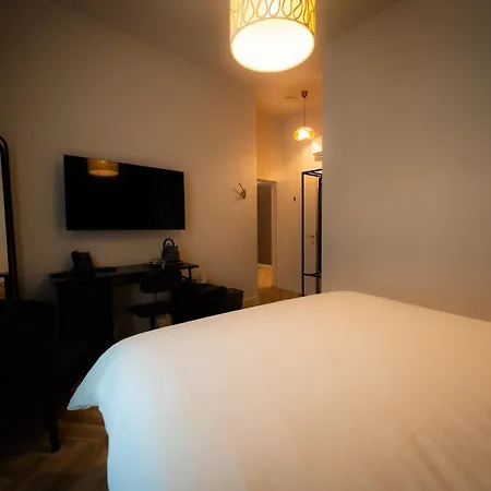 Grand Place 3* مونس