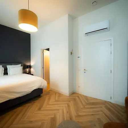 Grand Place فندق 3*