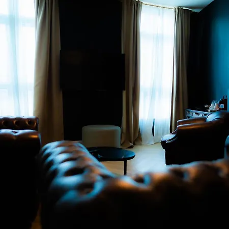 Grand Place Hotel