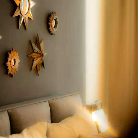 Grand Place فندق مونس