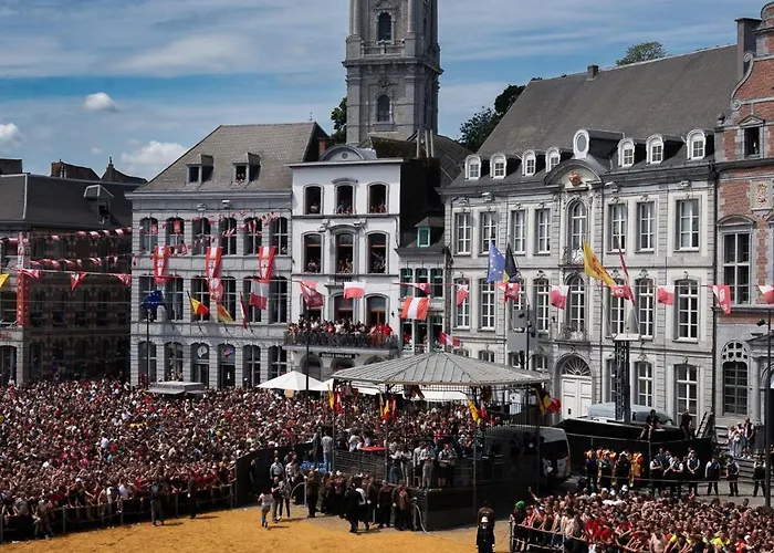 Hotel Grand Place 3*